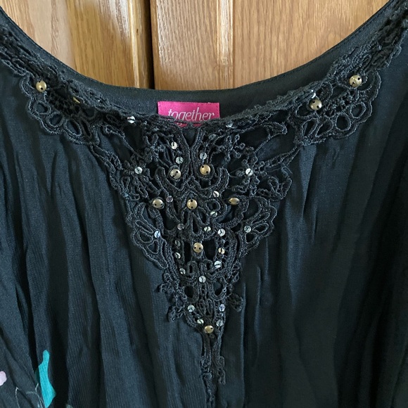 Braided straps, swingtop Size 12-14 Beautiful asymmetrical floral pattern Vfront - Picture 2 of 11